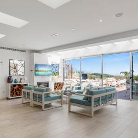 Scenic apartment in Alcazaba Lagoon Ref M55, hotel a Casares