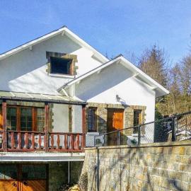 Viesnīca 5 Bedroom Stunning Home In Rochehaut pilsētā Rošauta