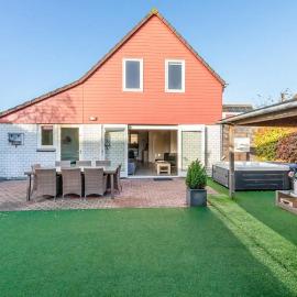 Beautiful Home In Wemeldinge With Sauna, hotel v destinácii Wemeldinge