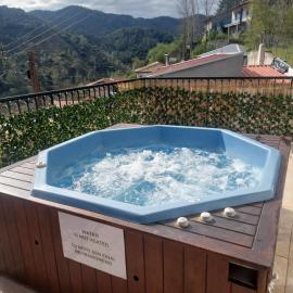 Love Holiday Suite 2, hotel v destinaci Tris Elies