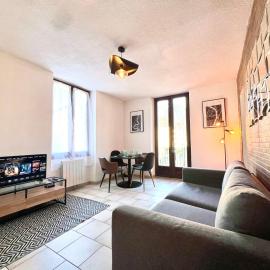 Spacieux T2 avec balcon, hotel v destinácii Cluses