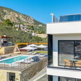 Yiannis Place