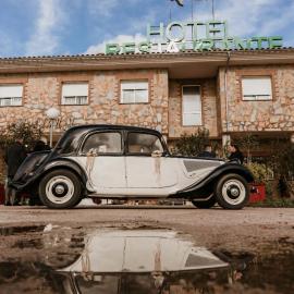Hotel Restaurante Sostenible La Laguna, hotel u gradu Brozas
