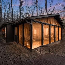 Cozy cabin w deck & grill, dog-friendly, trails, hôtel à Berkeley Springs