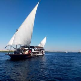 Saphir Dahabiya luxury sailing boat Nile cruise Every Saturday from Luxor 4 or 7 nights، فندق في الأقصر