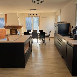 Maison 8 personnes 4 Chambres Doubles - Piscine, ξενοδοχείο σε Anould