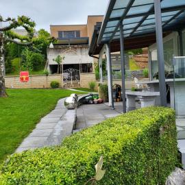 Appartement avec jardin - Piscine uniquement sur réservation、Avryのホテル