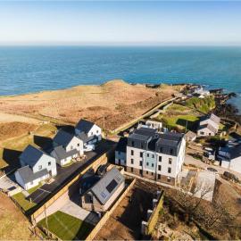 Viesnīca Gwel Y Mor Duo by Birch Stays New Home pilsētā Amlwch