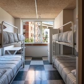 Lamia BBK Women Hostel-Solo mujeres, hotel Bilbaóban