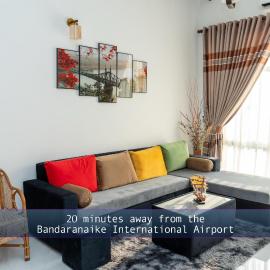 Cinnamon Holiday Home Near Airport, hotel v destinaci Ekala