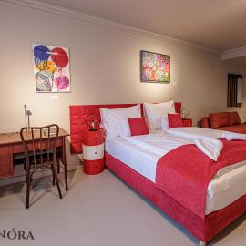 Barka Galéria Hotel és Étterem, hotel di Tállya