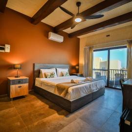 49 Sunrise Lodge, hotel sa Għajnsielem