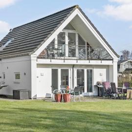 Stunning Home In Børkop With Sauna, hótel í Børkop