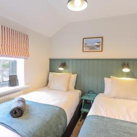 Wallaby - East Wittering Fisherman's Cottage, hotel in East Wittering