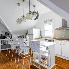 Charming 2BR Getaway with Modern Comforts, hotel en Bridgeport