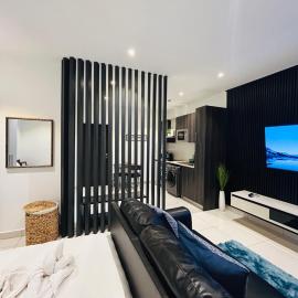 Cozy Abode by Embassy Gardens