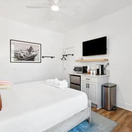 The Folliday Inn - The Racer - Room 35, khách sạn ở Folly Beach