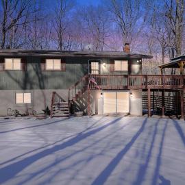 4 Br Cozy Cabin Sleeps 8 Pool Table Arcade Beach, hotel i Gouldsboro