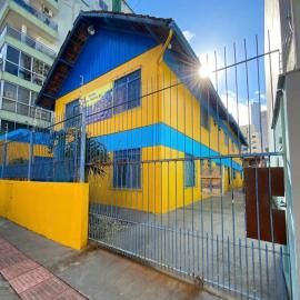 Suítes Yellow House BC, Hotel in Balneário Camboriú