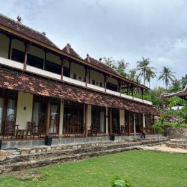 Arys Lagoon Bungalow & Hotel, hotel di Karimunjawa