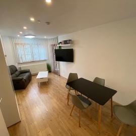Gemütliche Wohnung ruhig gelegen 75qm, viešbutis mieste Ehingen