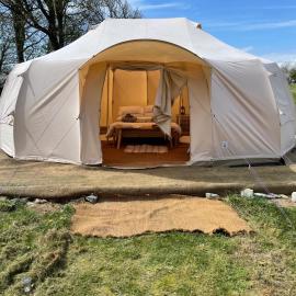 Beautiful Bell Tent Stay, hotel in Cowbridge