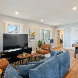 Fun and Cozy Family-friendly Home - Near Encore Tufts- MIT-Airport