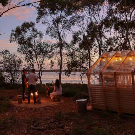 Numie Glamping Waterfront Freycinet Escape, hotel v destinaci Coles Bay
