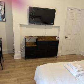 Self contained basement flat near Jesmond Metro