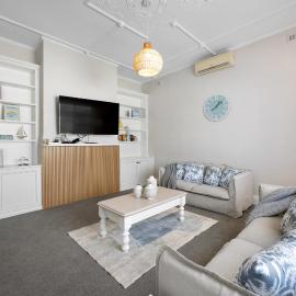 Hamptons Bungalow - Walk to Semaphore South Beach