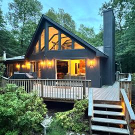 Luxe Lake Harmony Home, Game Room, Firepit, Deck