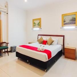 Sunggal में, होटल RedDoorz near Focal Point Medan