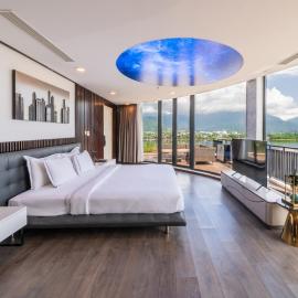 Cami Riverside Resort Da Nang، فندق في دا نانغ
