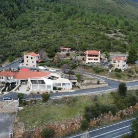 Menalia Villas & Suites ΚΤΗΜΑ ΚΟΥΜΠΟΥΡΗ, ξενοδοχείο στο Λεβίδι