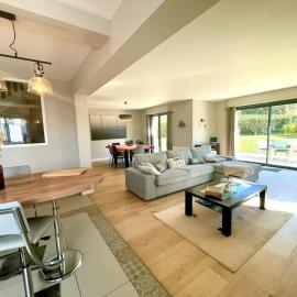 Villa Spacieuse & Moderne, Proche des Plages