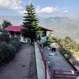 Hotel Snow View Chakrata: Chakrāta şehrinde bir otel