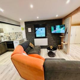 Chalet familial 2-6 personnes, khách sạn ở Champdray