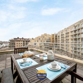 Zeezicht XIII - Cozy 2-bedroom apartment on the Belgian coast with spacious sun terrace and pool T86