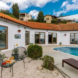 Villa in Tala sea view