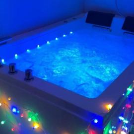 Apartment in Paris with Jaccuzzi, hotel in Paris
