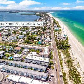 Cheerful Oasis on Anna Maria Island