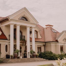 Winny Dworek, hotel em Sulechów