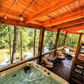 Riversong Cabin - Living Waters Farm, hotel u gradu Klivlend