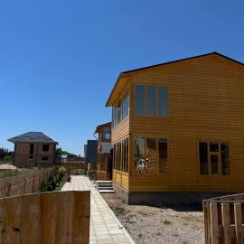 WooD_House_Issyk-Kul, hotel i Bosteri