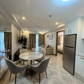 Sheryll Escapes - La Grande 1115, 11th floor Phase 2, 1BR balcony!