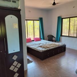 Jungle home stay, hotel u gradu 'Devrukh'