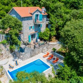 Villa Toscana with a pool
