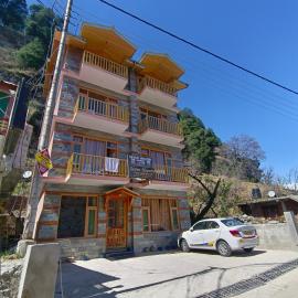Hotel Seven Heaven ManaIi BY RS Group Of Hotel's, Hotel in Jagatsukh