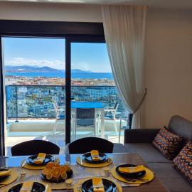 Luxury apartment with panoramic sea view emerald, hotel in Alanya