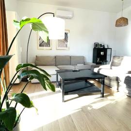 House FLOW, 3 room, free 2 parking, hotel a Bratislava